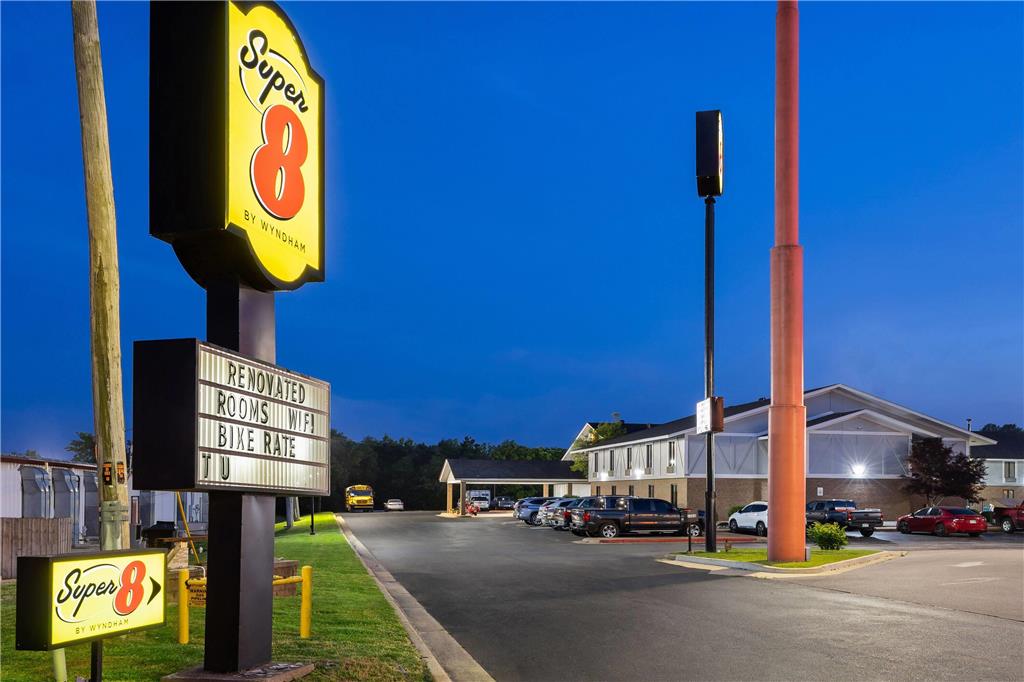 Super 8 by Wyndham Harrison AR - photo 5