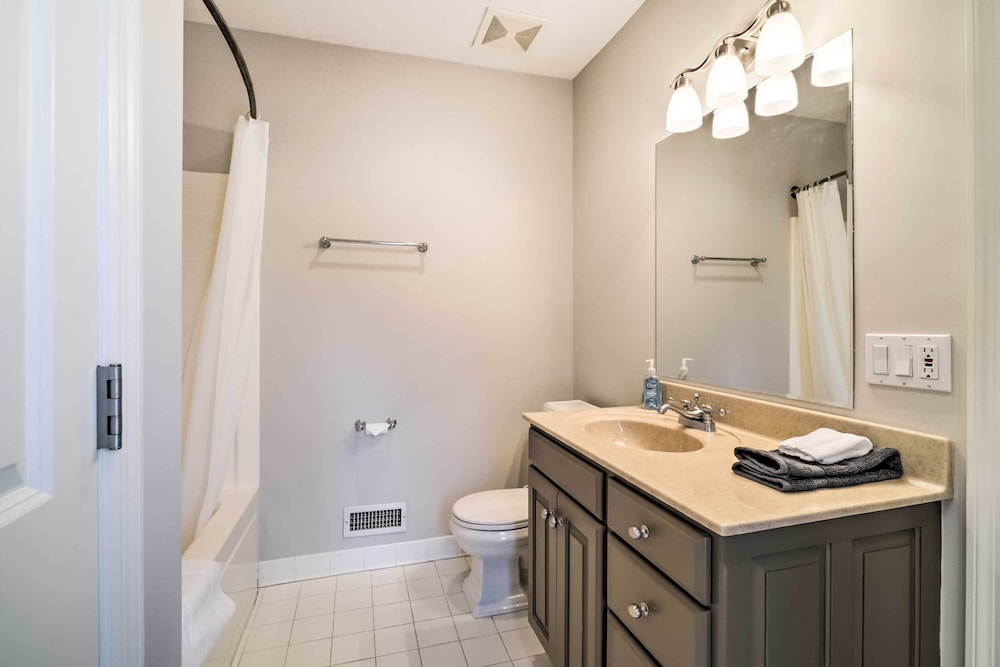 Nashville Area Family Getaway with Private Pool — 4-Star Luxury Hotel in Pegram, United States