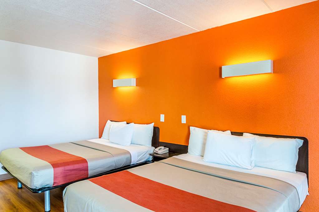 Motel 6 Cleveland TX - photo 10