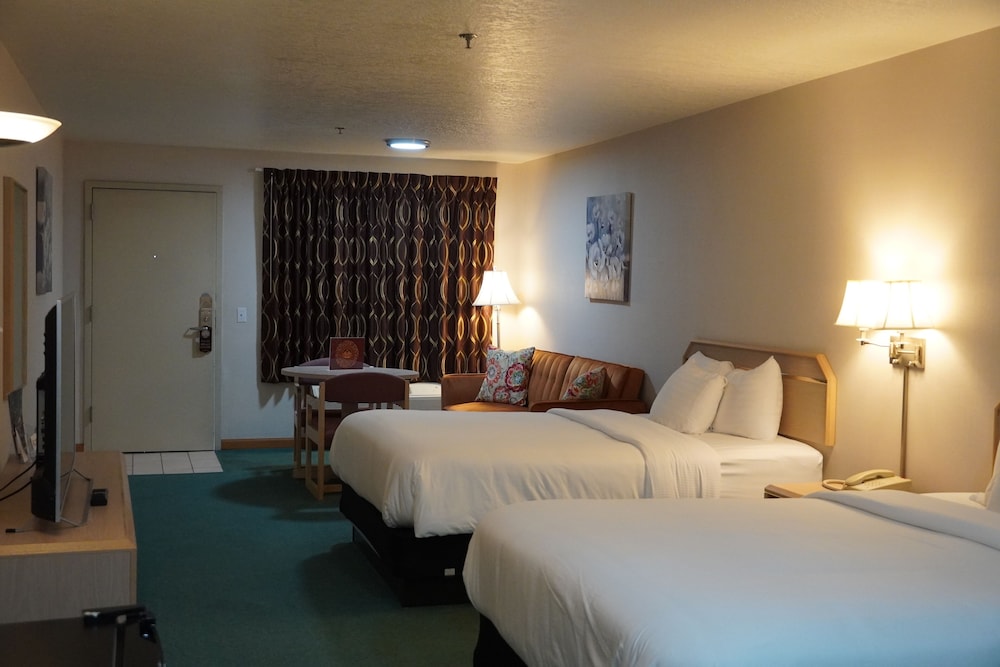 Timberland Inn & Suites - photo 24