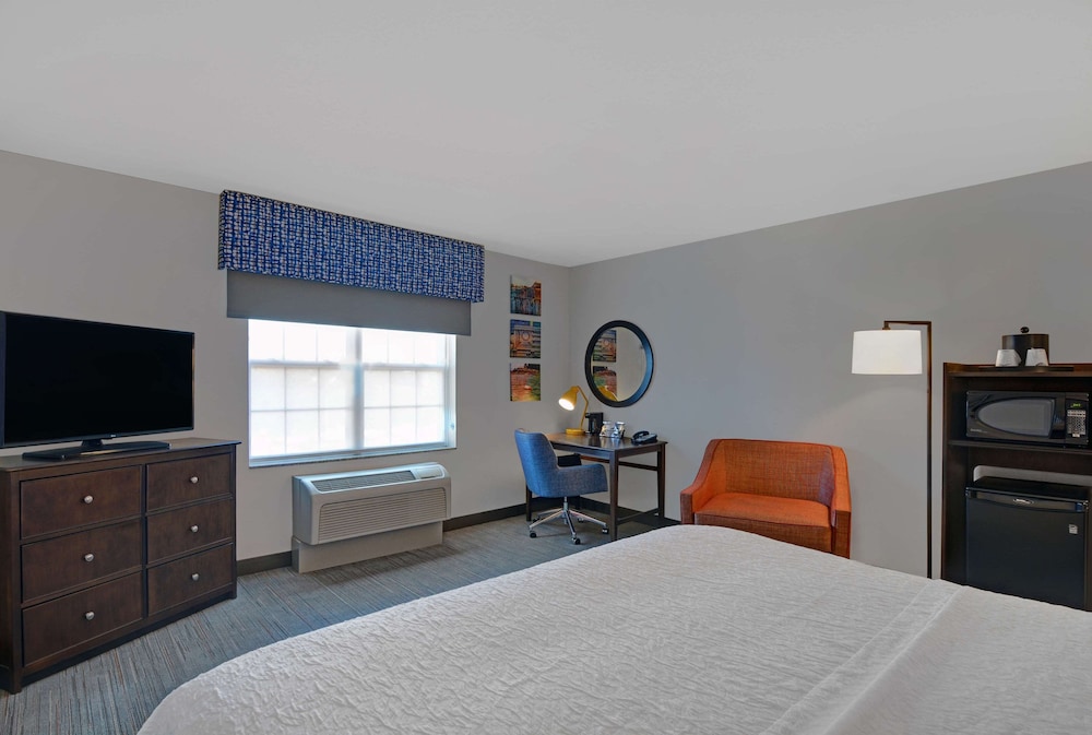 Hampton Inn Bath - photo 15