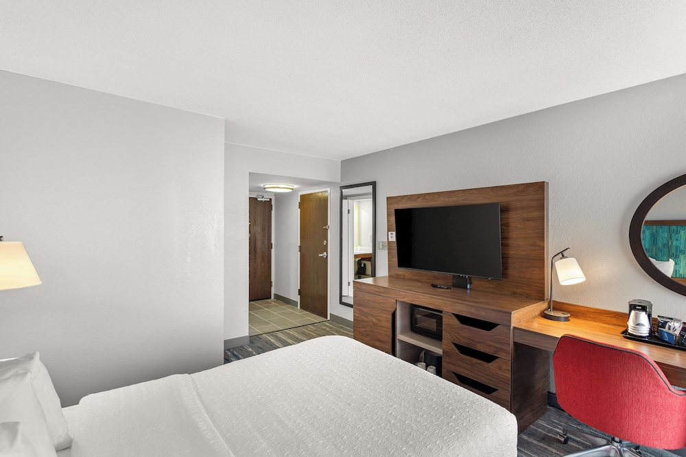 Hampton Inn Bridgeport Clarksburg - photo 15