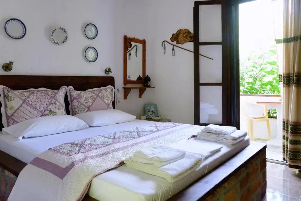 Spiros Rooms — Panormos — photo 5