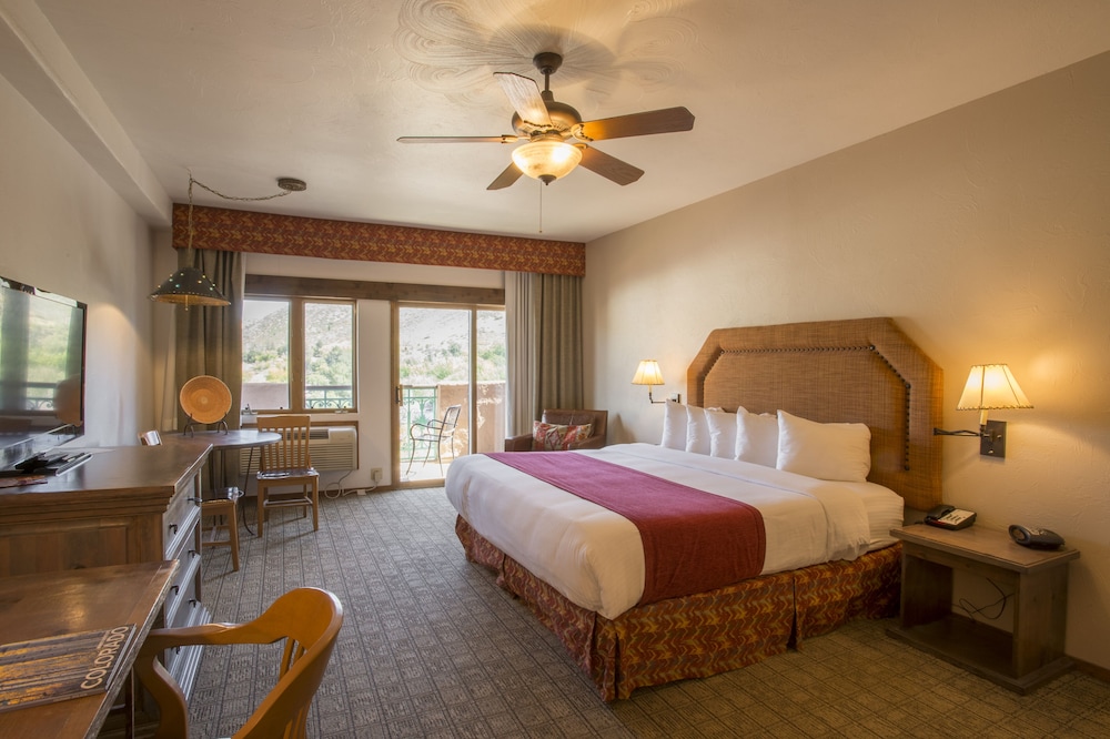 Table Mountain Inn - photo 7