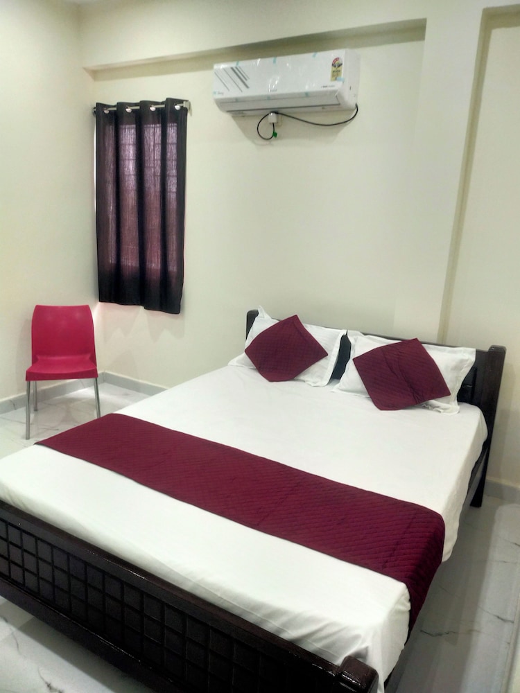 Sri Navaneetha Krishna Mahal Residency — Teni