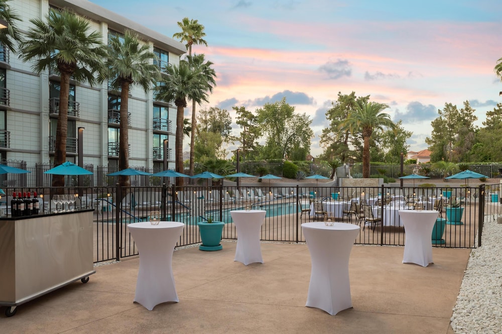 Embassy Suites by Hilton Phoenix Biltmore - photo 41
