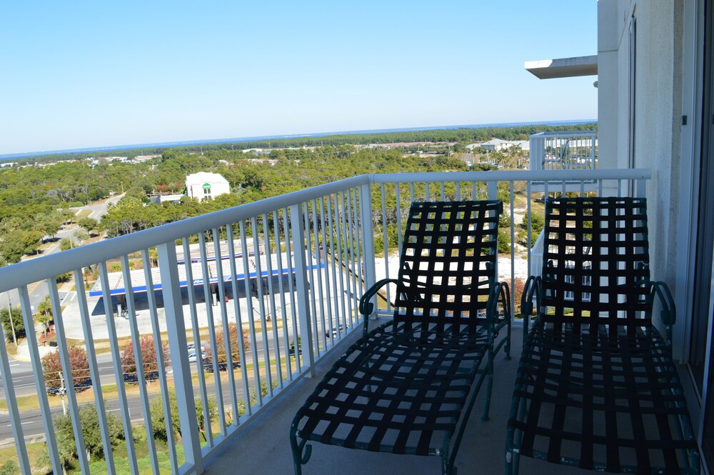 Pelican Beach Resort - photo 28