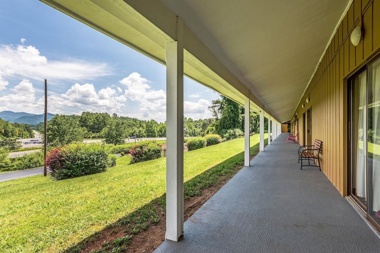Americas Best Value Inn Franklin - photo 2