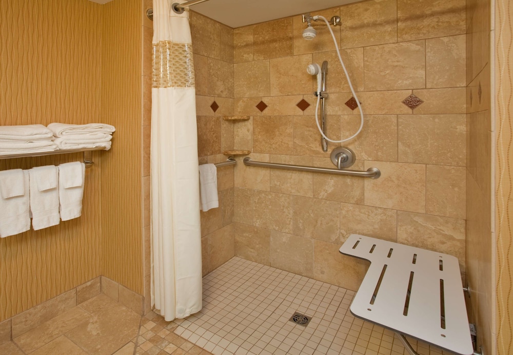 Hampton Inn & Suites Watertown - photo 71