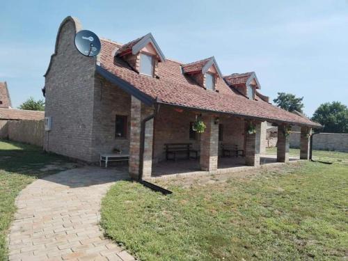 Tamiški mir in Banatski Karlovac, Serbia