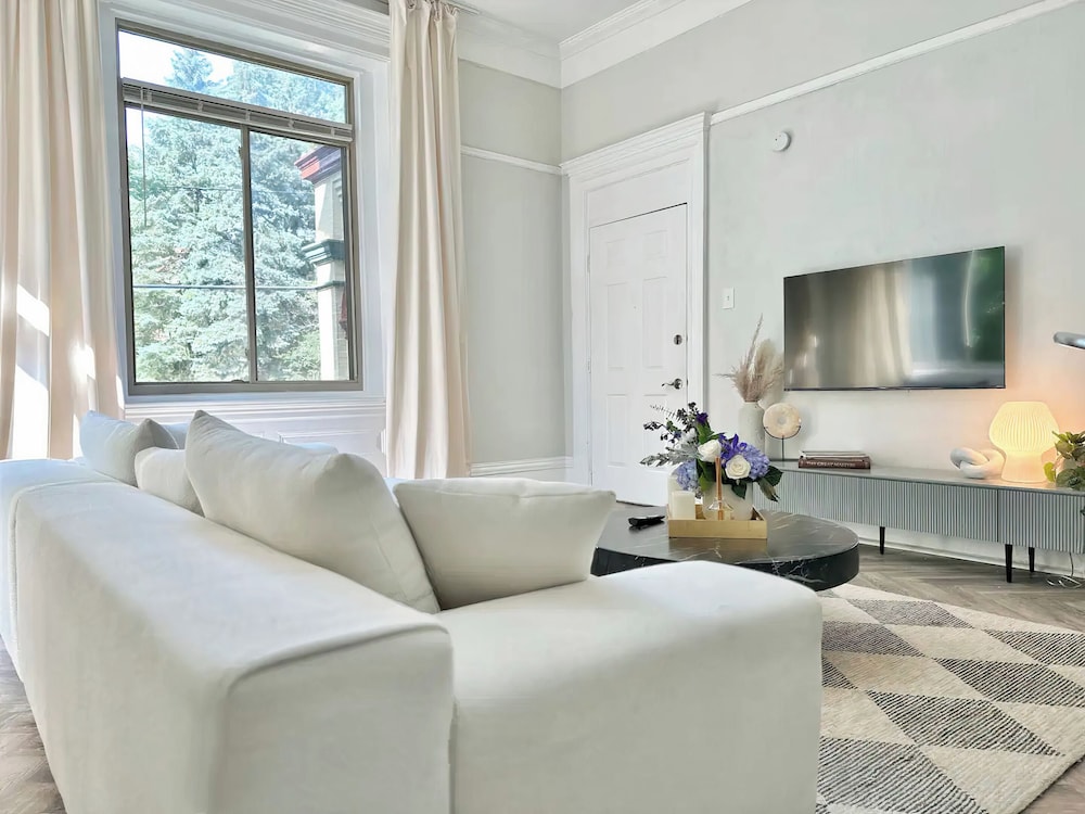 The Elliott Hotel at Highland Park - photo 43