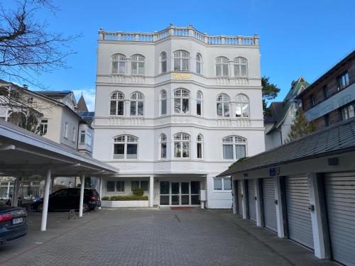 Villa Sirene Whg 4 Königsstuhl 5 Sterne — 5-Star Luxury Hotel in Ostseebad Binz, Germany
