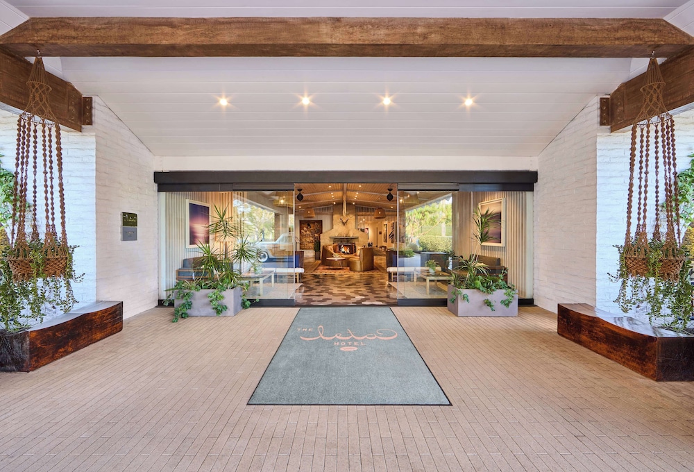 The Leta Santa Barbara Goleta Tapestry Collection by Hilton - photo 5