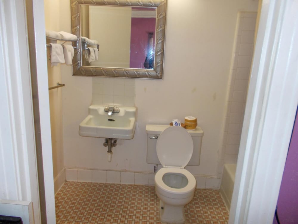 Hillside Motel - photo 35
