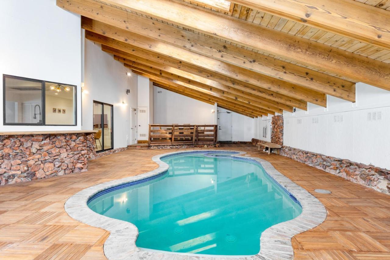 Honeypot by Avantstay Indoor Pool Hot Tub