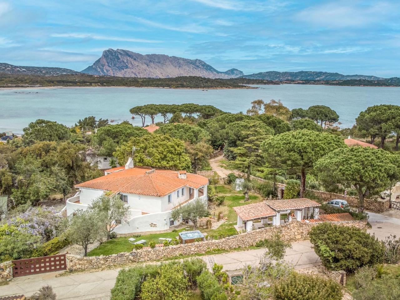 Holiday Home Omer by Interhome — 4-Star Luxury Hotel in San Teodoro, Italy