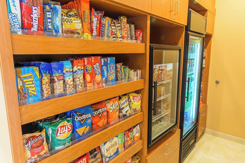 Fairfield Inn & Suites Fargo - photo 20
