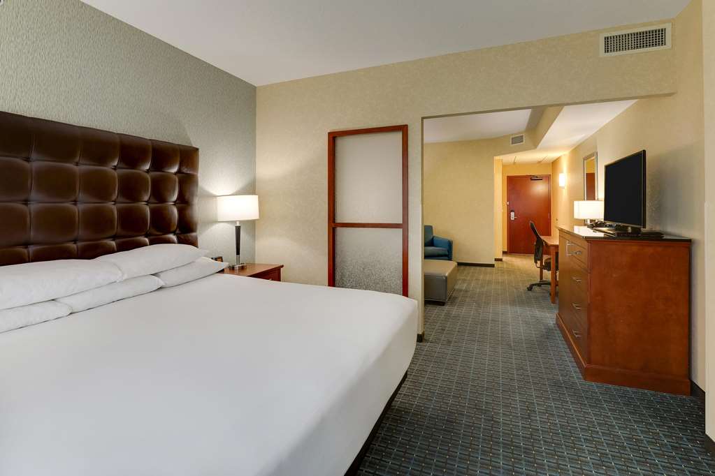 Drury Inn & Suites Phoenix Chandler Fashion Center - photo 30