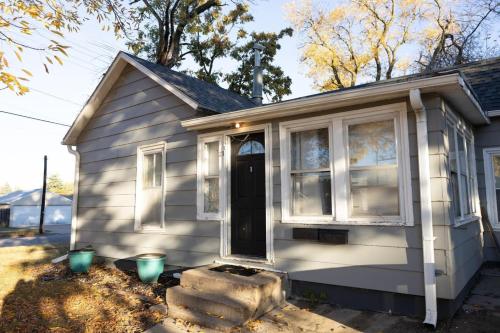 Sunshine Cottage 2 bedroom in duplex — 4-Star Luxury Hotel in Hastings, United States