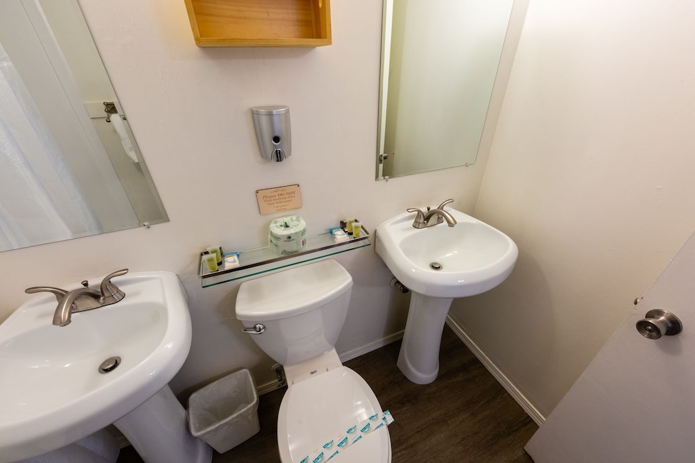 Arbor Inn Motel Oakridge - photo 32