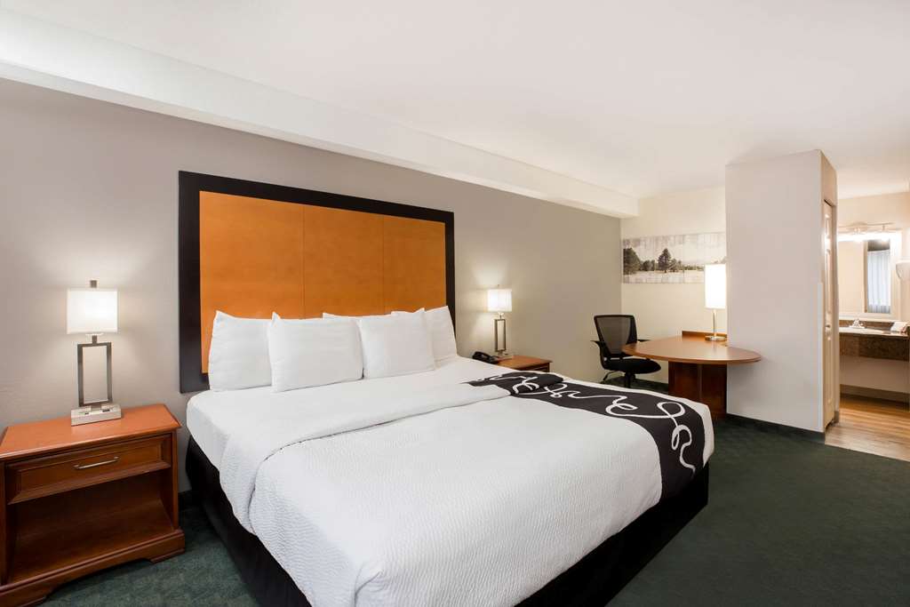 La Quinta Inn by Wyndham Everett - photo 11