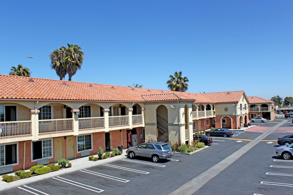 Crystal Inn Suites & Spas - photo 31