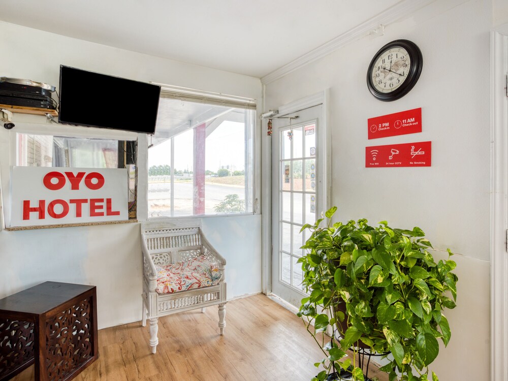 OYO Hotel Columbia SC West - photo 5