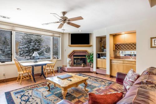 Meadows Sheffield 1 — 4-Star Luxury Hotel in Steamboat Springs, United States