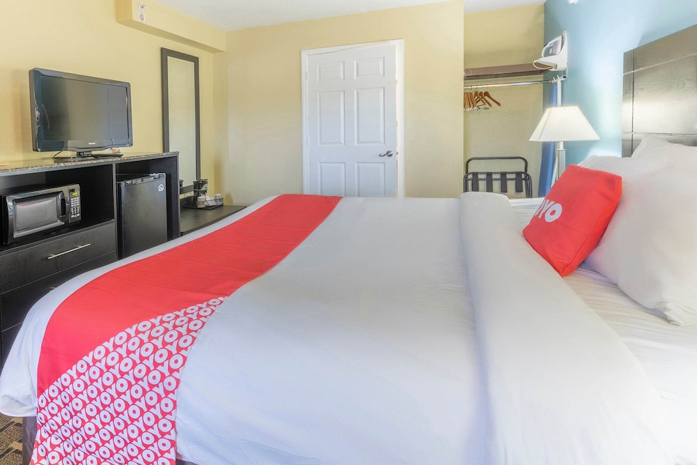 OYO Hotel Knoxville TN Cedar Bluff I 40 - photo 17