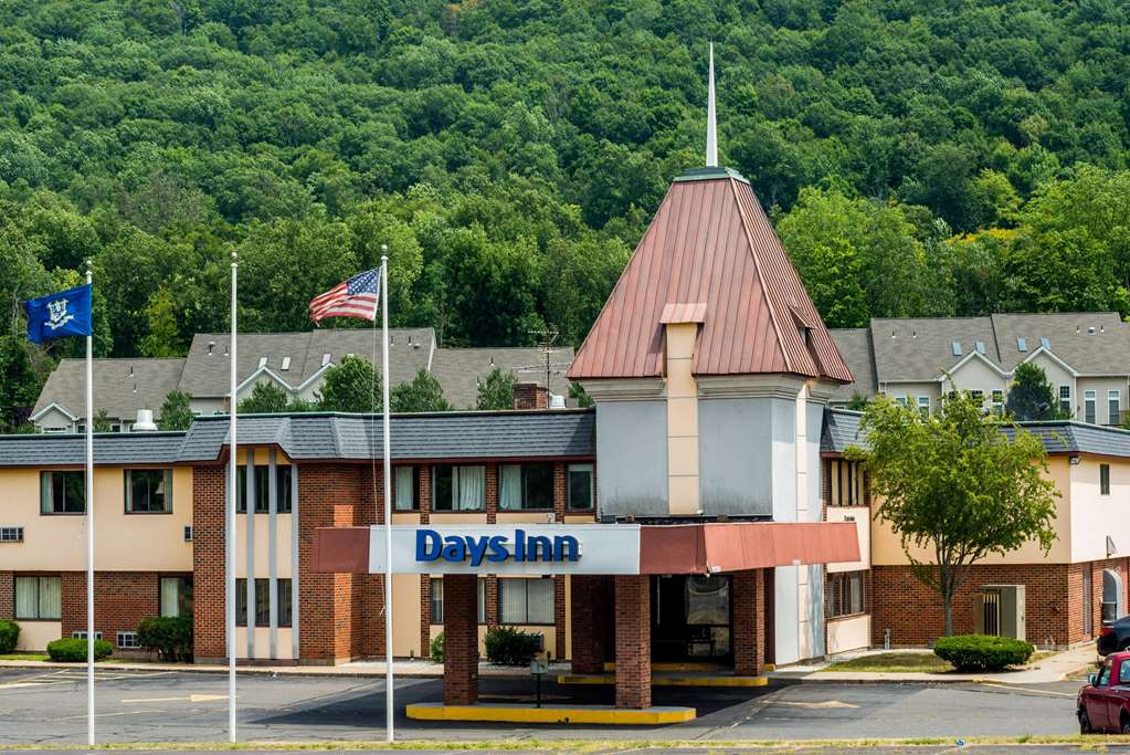 Days Inn By Wyndham Berlin Meriden — Berlin