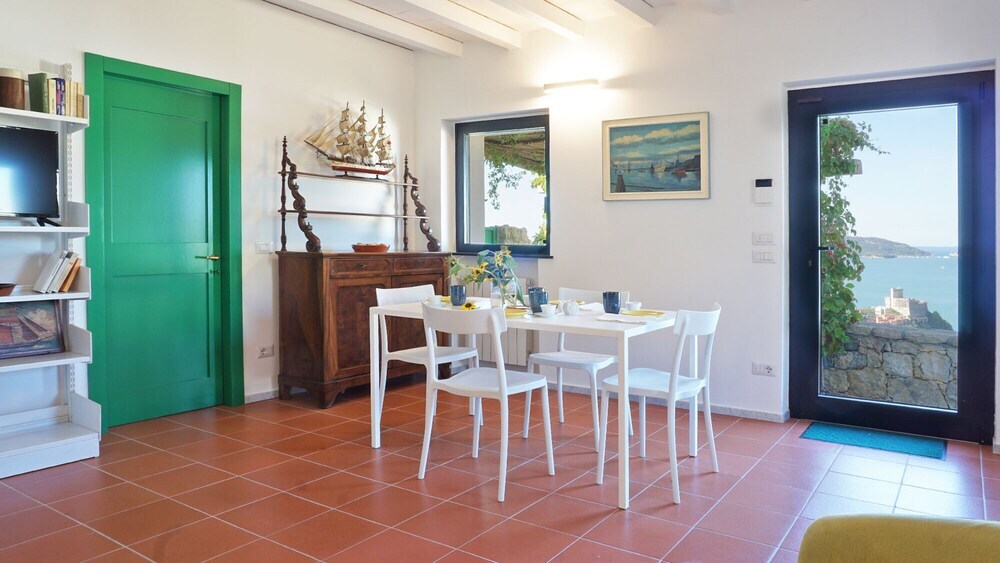 Miralunga Villetta Gialla — 4-Star Luxury Hotel in Lerici, Italy