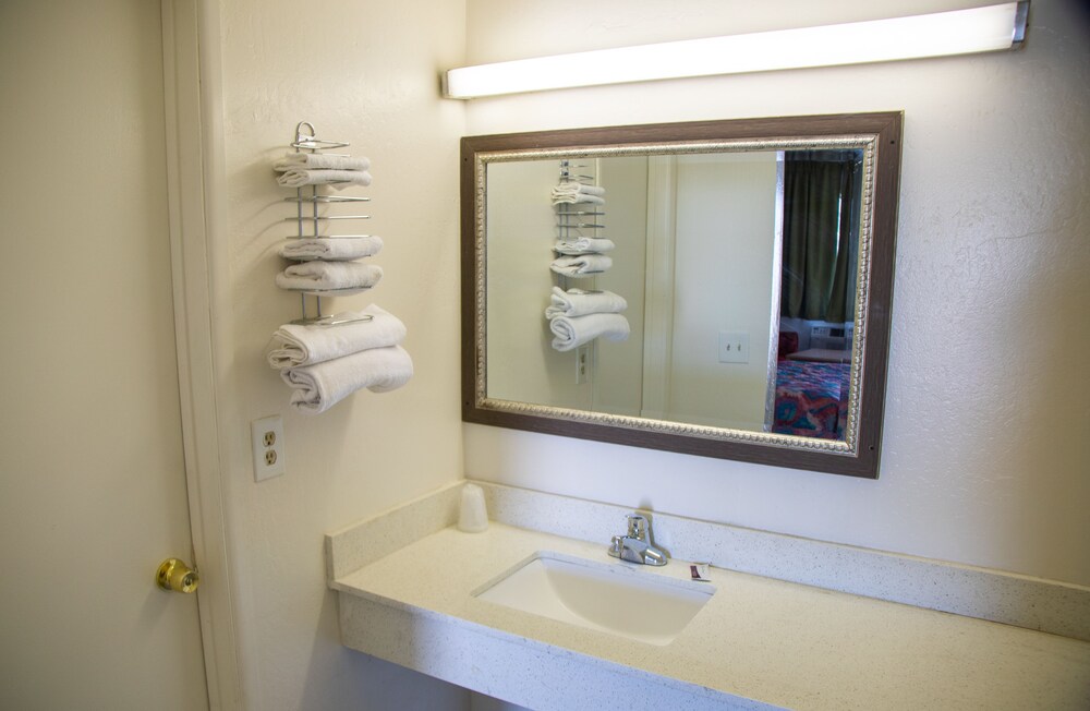 Travel Inn In Phoenix - photo 11