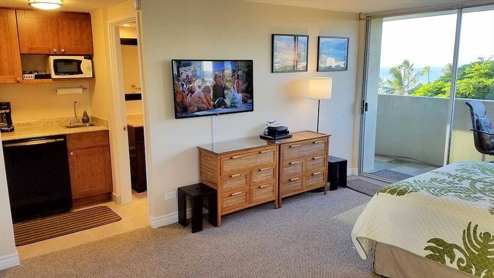 Diamond Head Beach Hotel 805 - photo 22