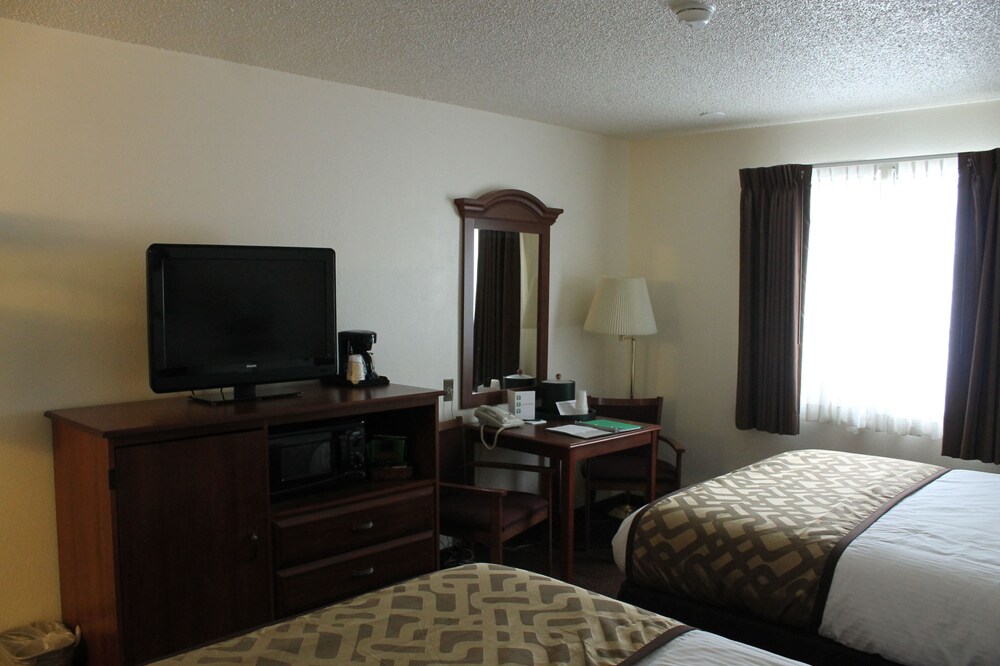 Lone Tree Inn - photo 15