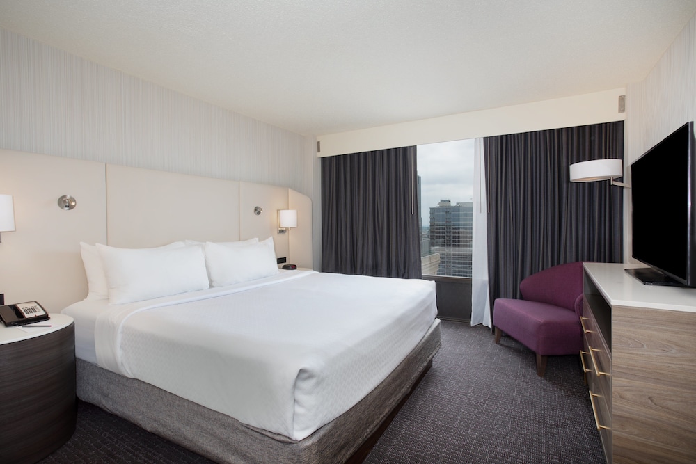 Crowne Plaza Kansas City Downtown by IHG - photo 12