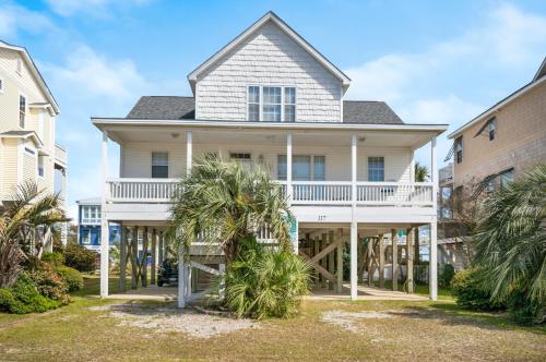 A Bit O'Heaven by Oak Island Accommodations - photo 47