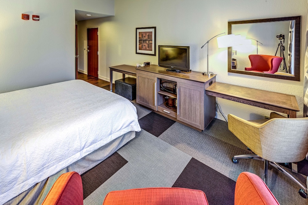 Hampton Inn by Hilton Columbus I 70E Hamilton Rd - photo 21