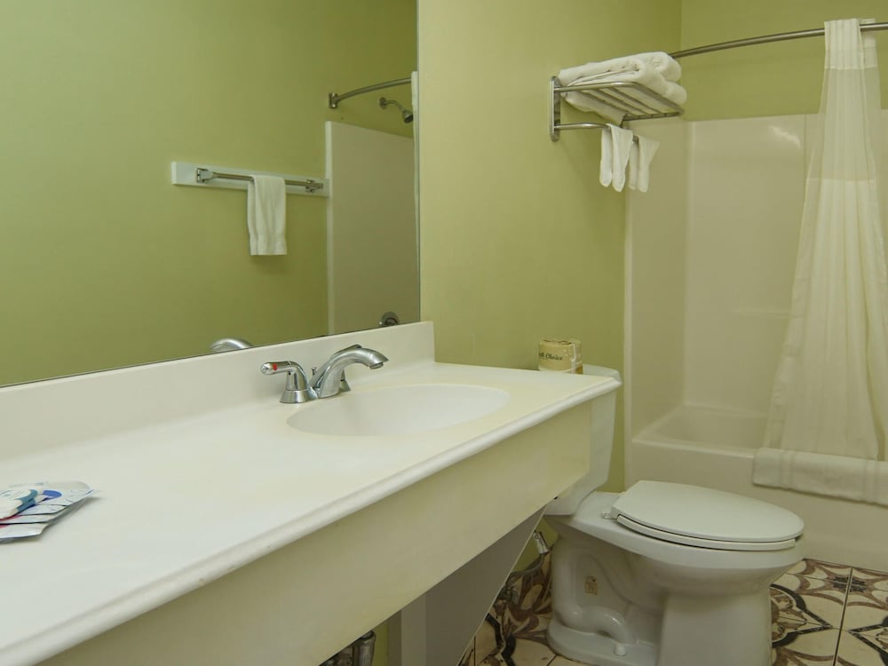 Quality One Motel - photo 15