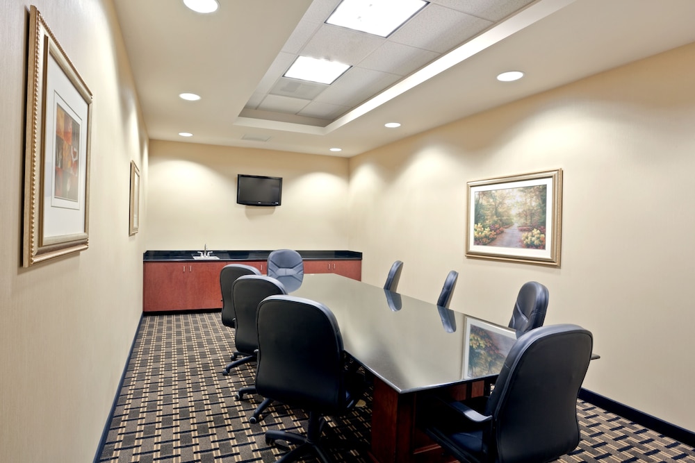 Holiday Inn Express & Suites Seattle North Lynnwood by IHG - photo 26