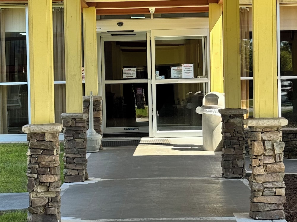 Budgetel Inn Phenix City - photo 44