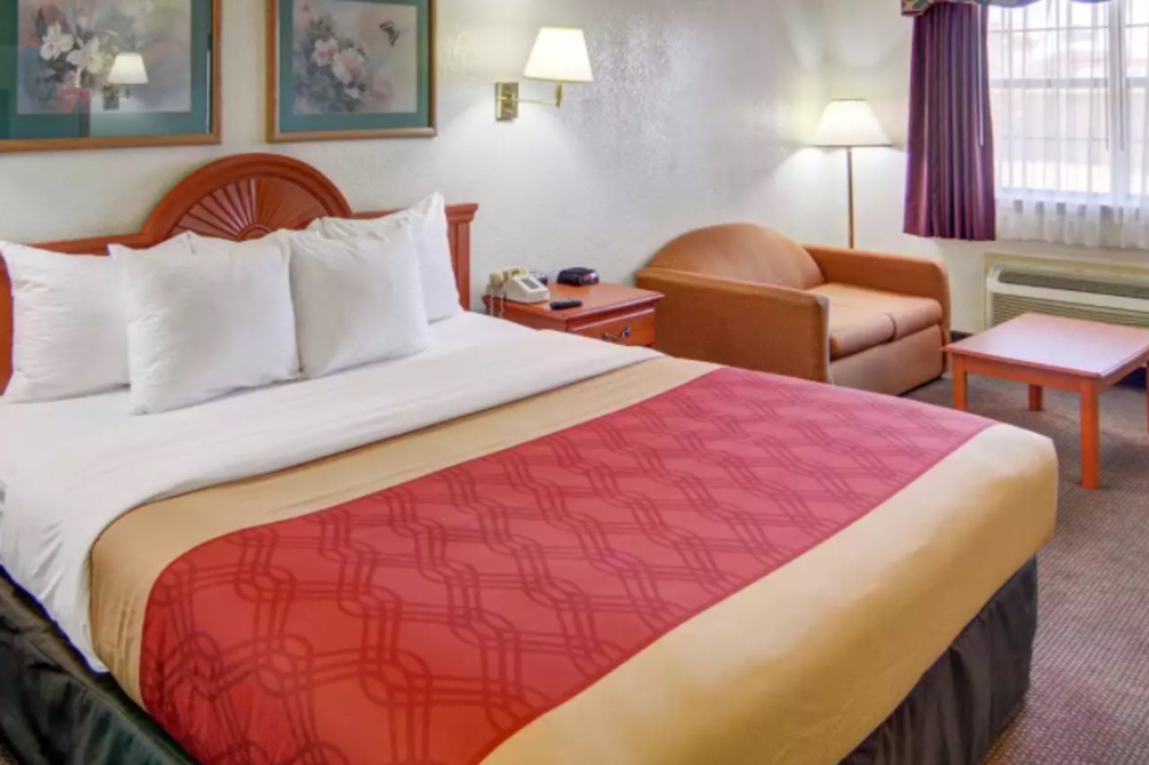 Super 8 by Wyndham Decatur Texas - photo 17