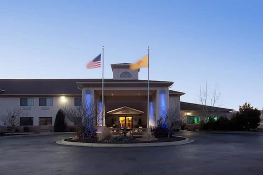 Holiday Inn Express Hotel & Suites Raton by IHG - photo 53