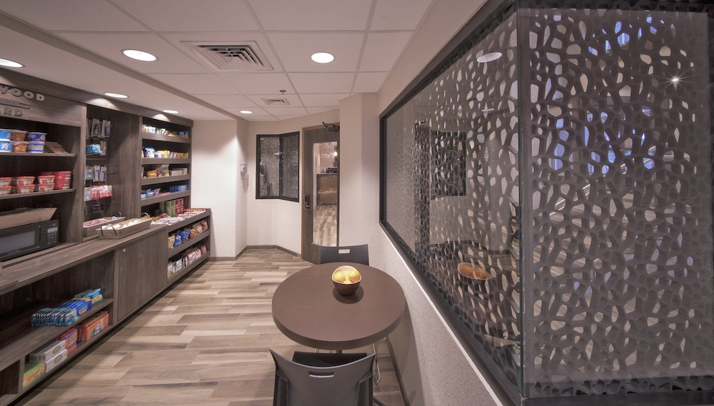 Candlewood Suites Baltimore Inner Harbor by IHG - photo 21