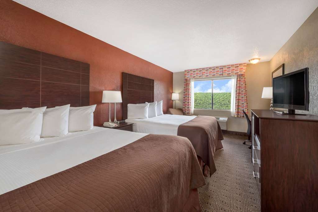 Baymont by Wyndham Midland Airport - photo 9