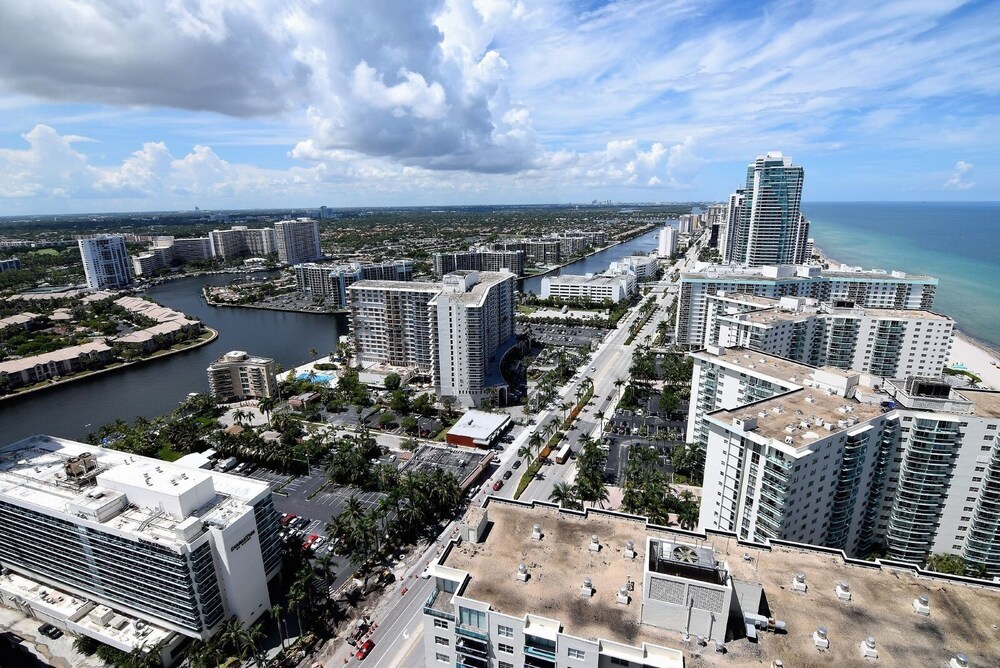 Hyde 3308 2 Beds 2 Baths Unit At The Hyde Beach Resort And Residences - photo 25