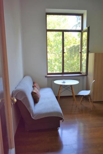 26 May Square Building of Academicians