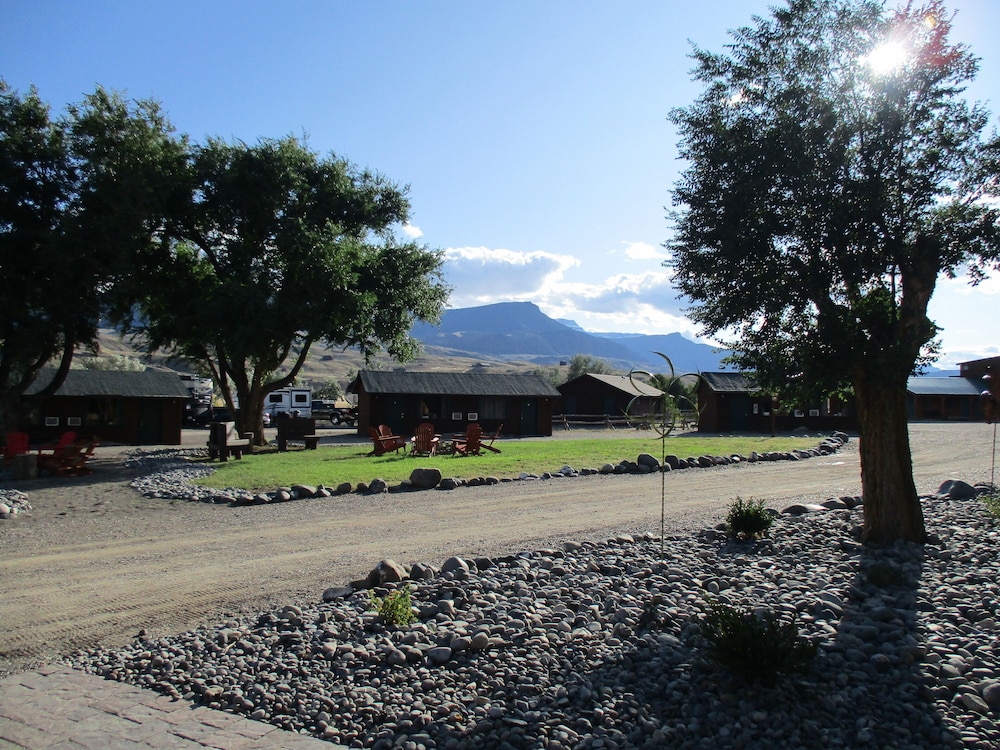 Yellowstone Valley Inn - photo 80