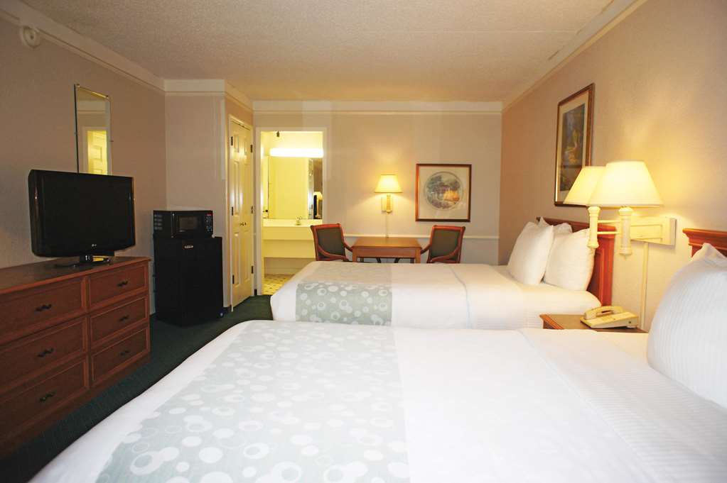 La Quinta Inn Tampa Bay Pinellas Park Clearwater - photo 14