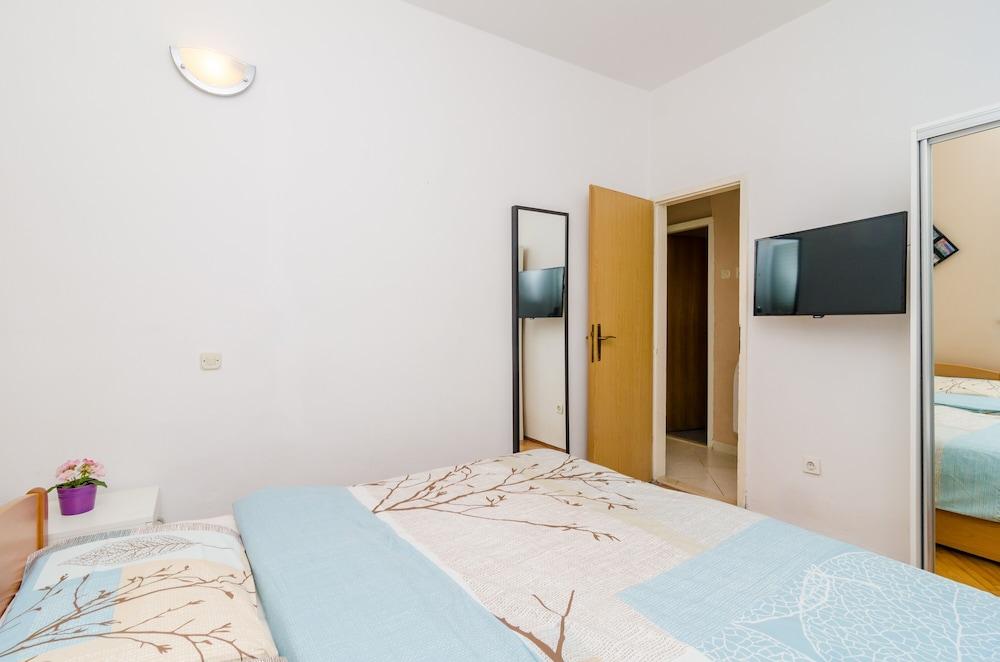Apartments 4M