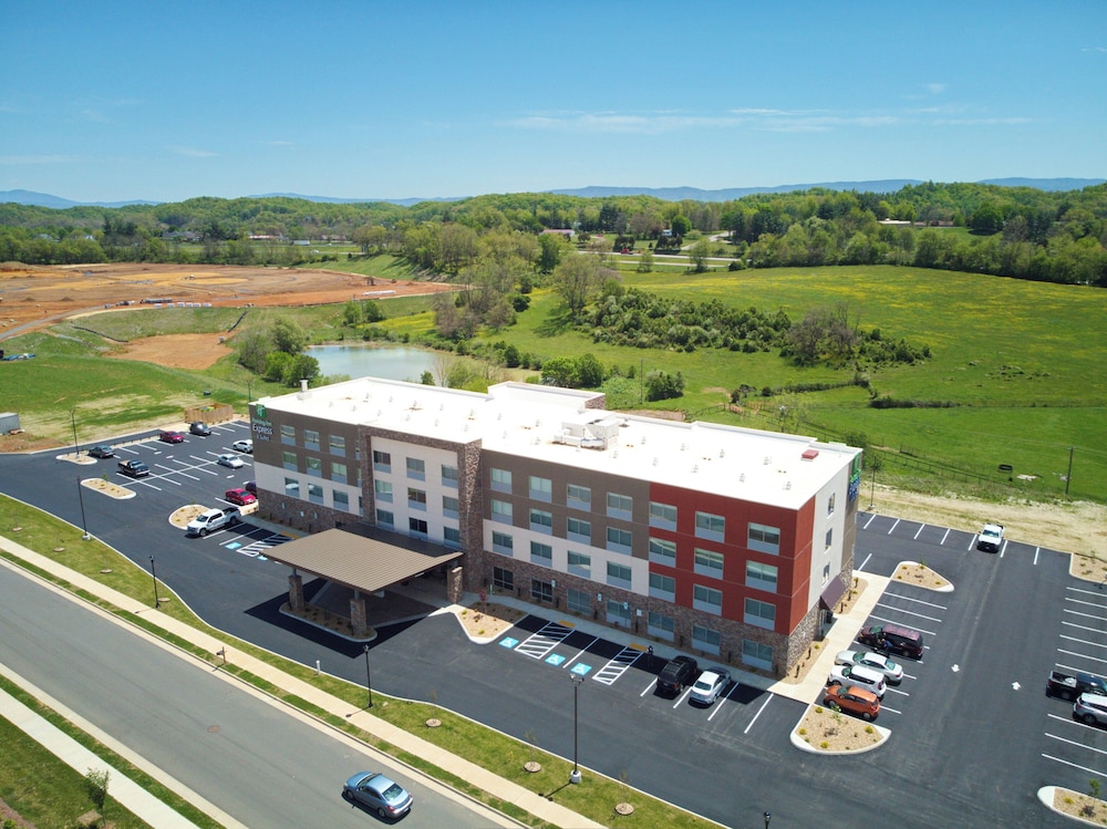 Holiday Inn Express & Suites Abingdon by IHG - photo 43